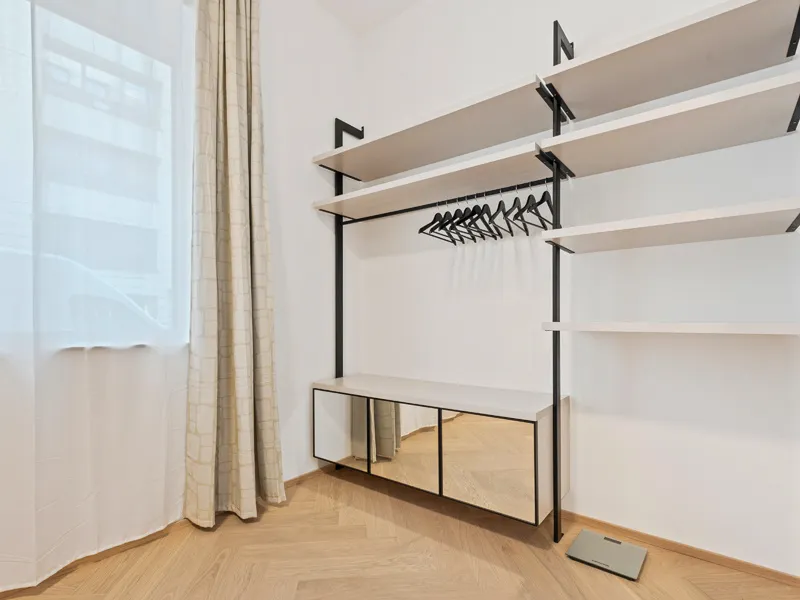 Kleiderschrank