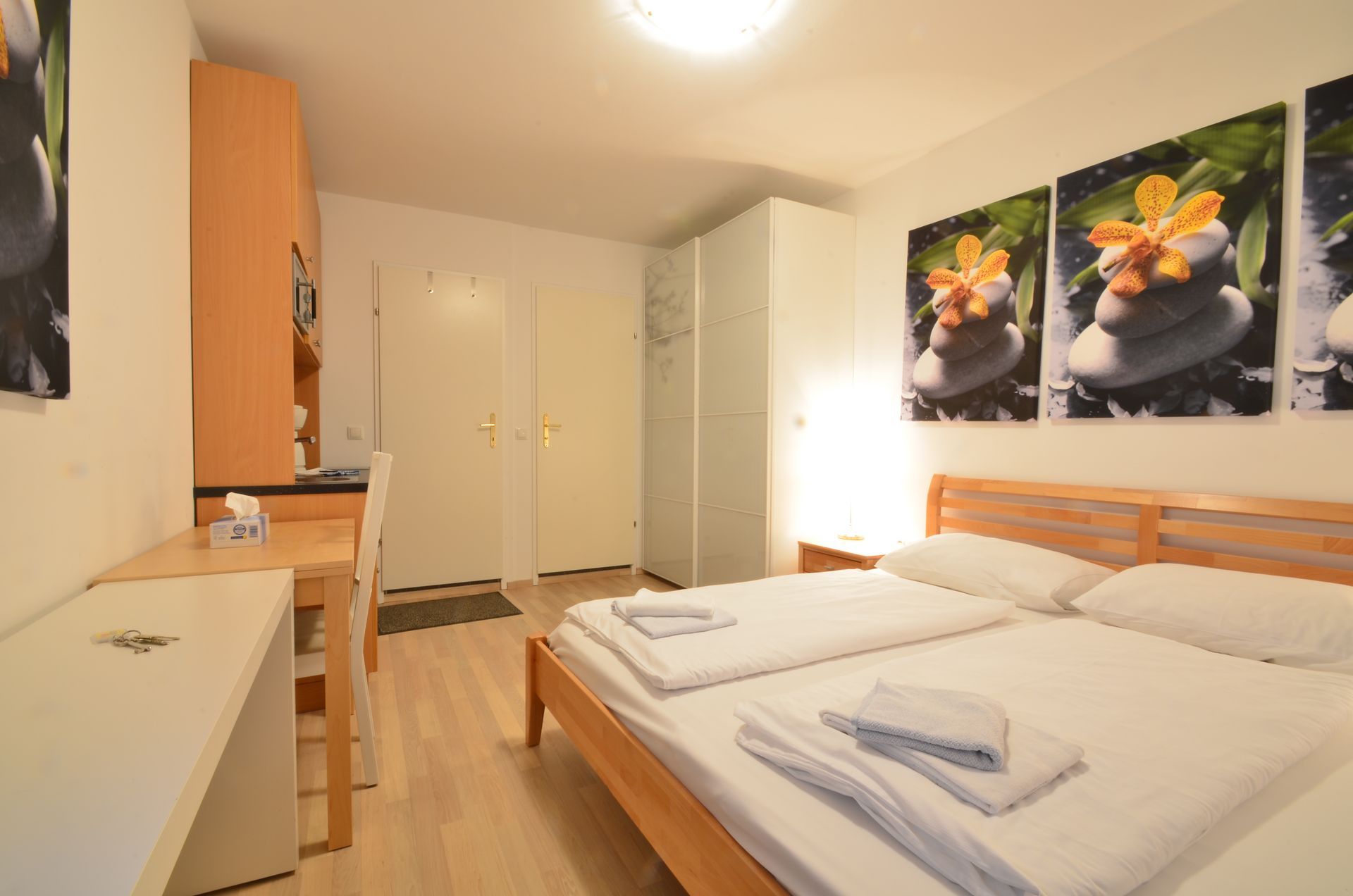 Wohn-/Schlafraum mit Kitchenette